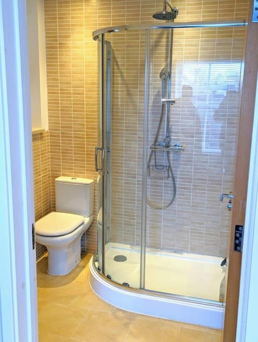 Sohot Stays-Garden Apt-Free Parking Ground Flr Бродстеърс Екстериор снимка